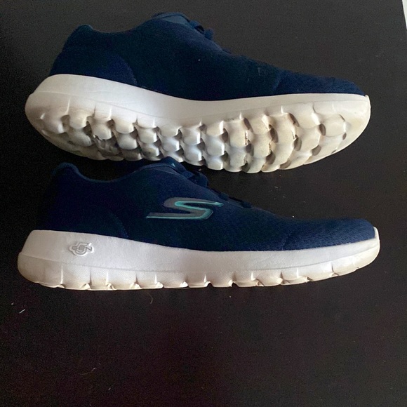 Skechers GoWalk Joy Estatic Sneaker - Picture 7 of 11